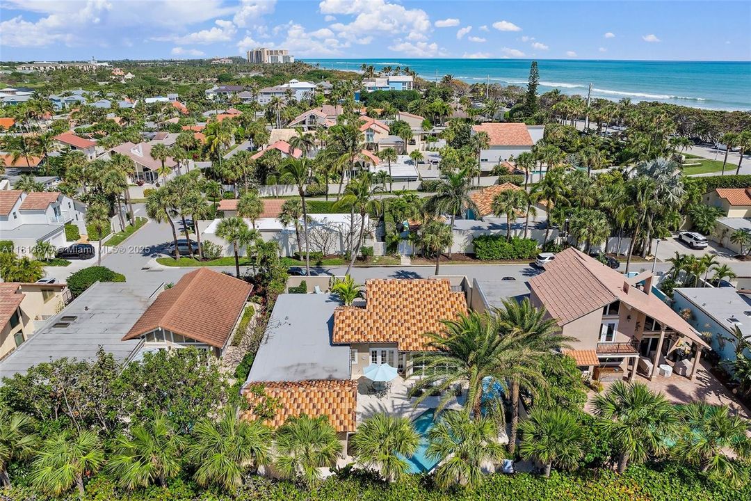 Vendido Recientemente: $2,150,000 (3 camas, 3 baños, 1926 Pies cuadrados)