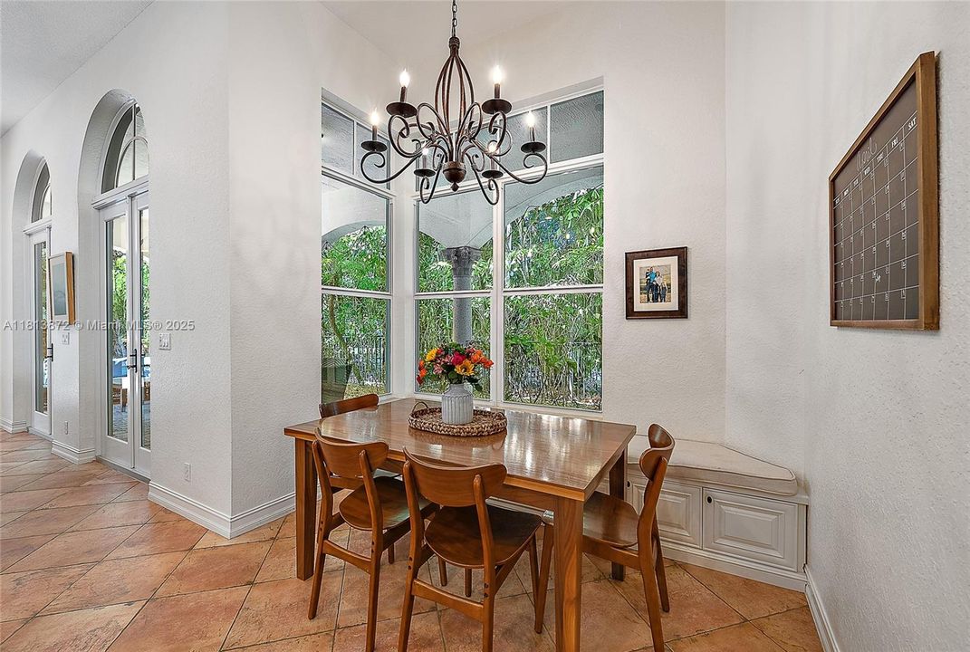 Vendido Recientemente: $2,500,000 (5 camas, 5 baños, 5058 Pies cuadrados)