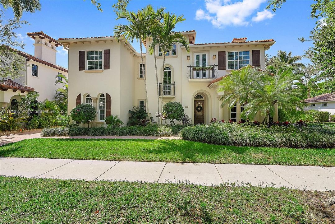 Vendido Recientemente: $2,500,000 (5 camas, 5 baños, 5058 Pies cuadrados)