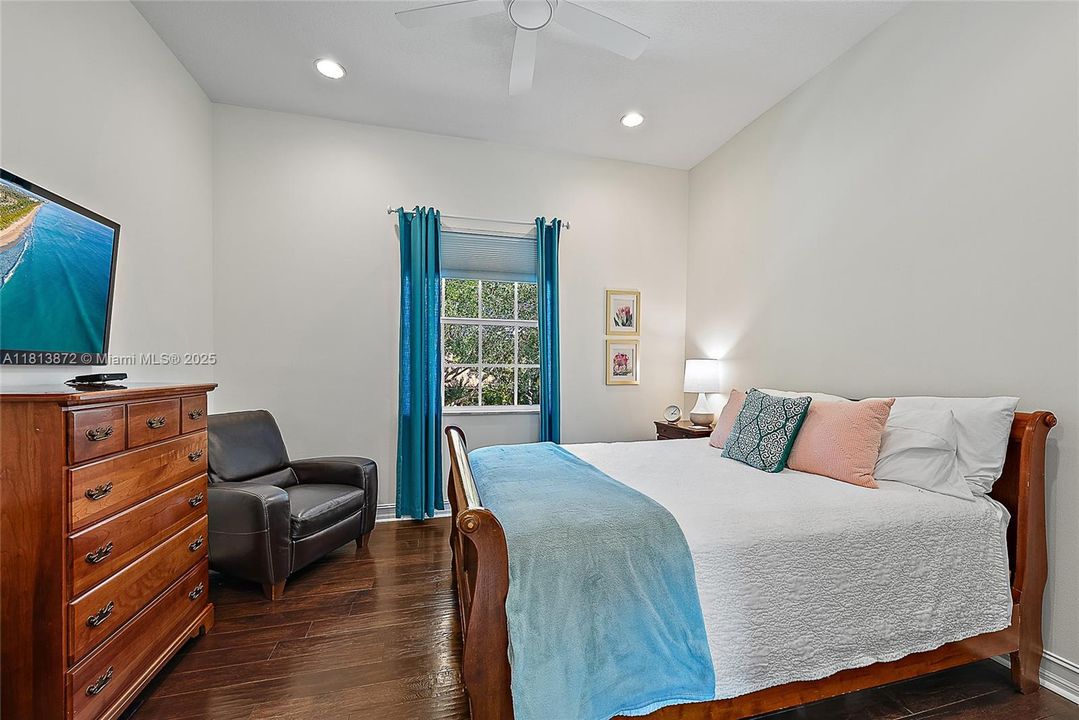 Vendido Recientemente: $2,500,000 (5 camas, 5 baños, 5058 Pies cuadrados)