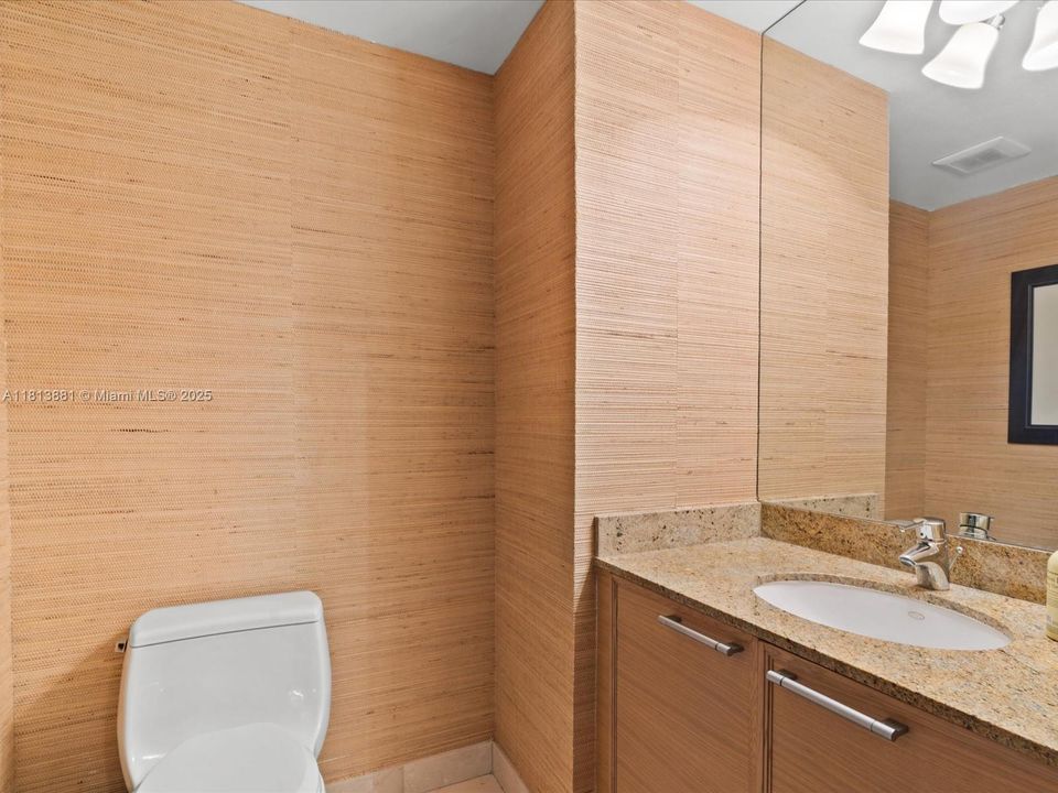 待售: $800,000 (1 贝兹, 1 浴室, 883 平方英尺)