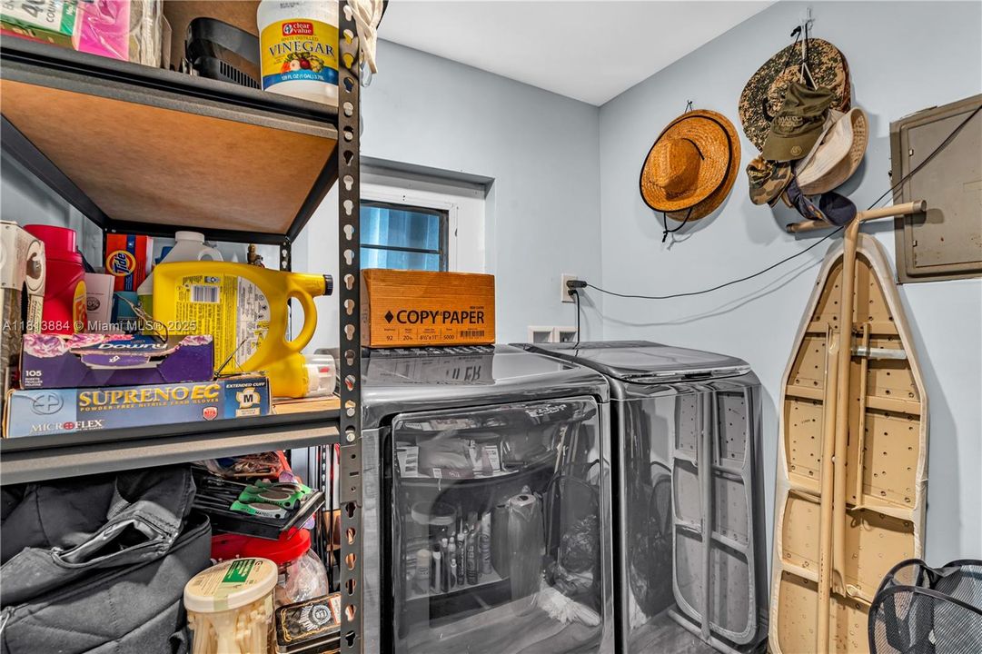 Recientemente alquilado: $2,600 (2 camas, 2 baños, 864 Pies cuadrados)