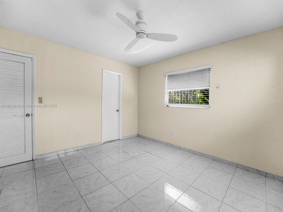 Vendido Recientemente: $795,000 (4 camas, 4 baños, 2183 Pies cuadrados)