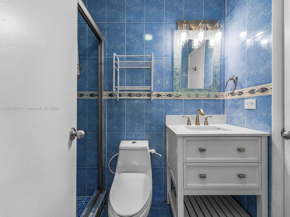 Vendido Recientemente: $795,000 (4 camas, 4 baños, 2183 Pies cuadrados)