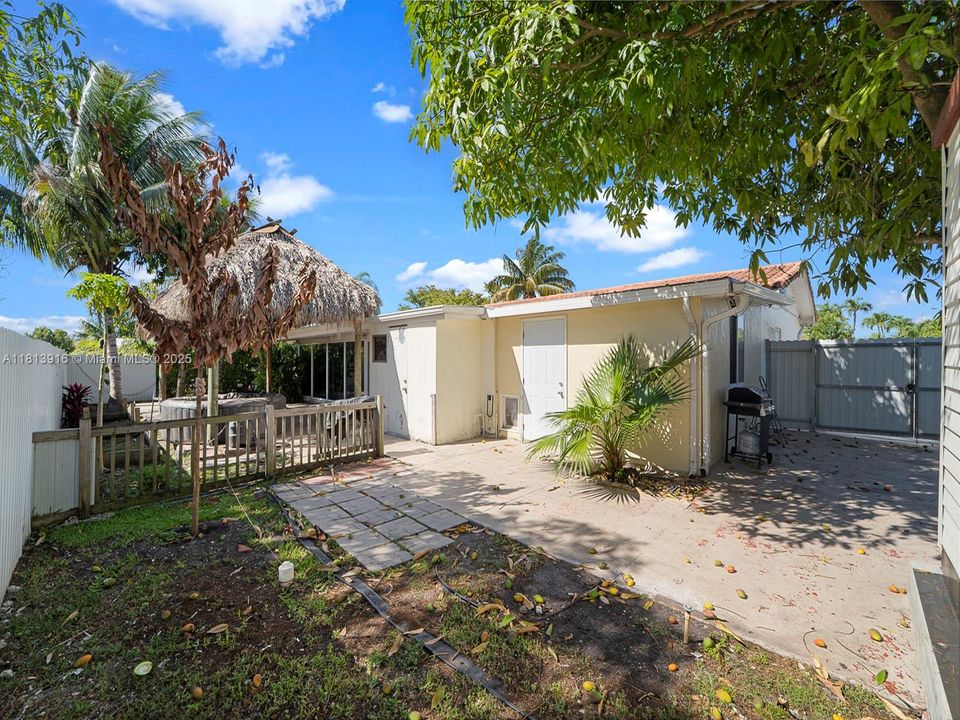 Vendido Recientemente: $795,000 (4 camas, 4 baños, 2183 Pies cuadrados)