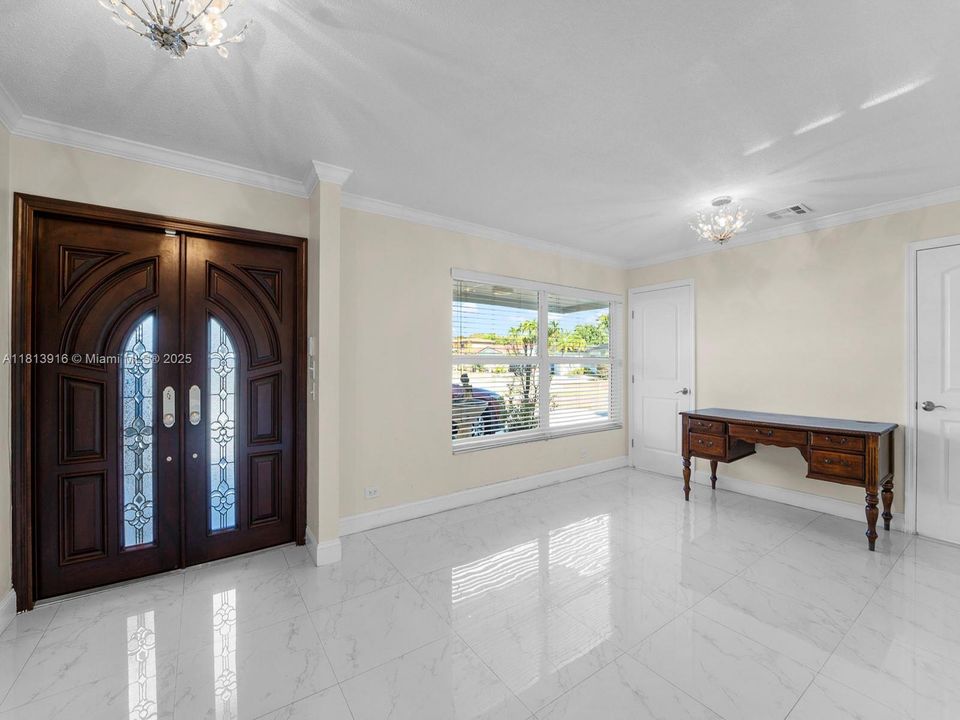 Vendido Recientemente: $795,000 (4 camas, 4 baños, 2183 Pies cuadrados)