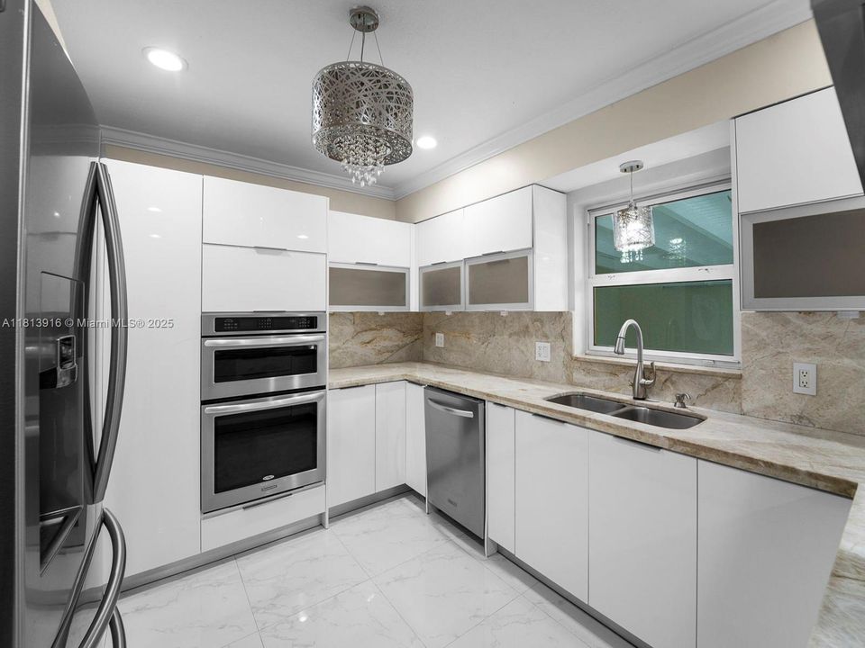 Vendido Recientemente: $795,000 (4 camas, 4 baños, 2183 Pies cuadrados)