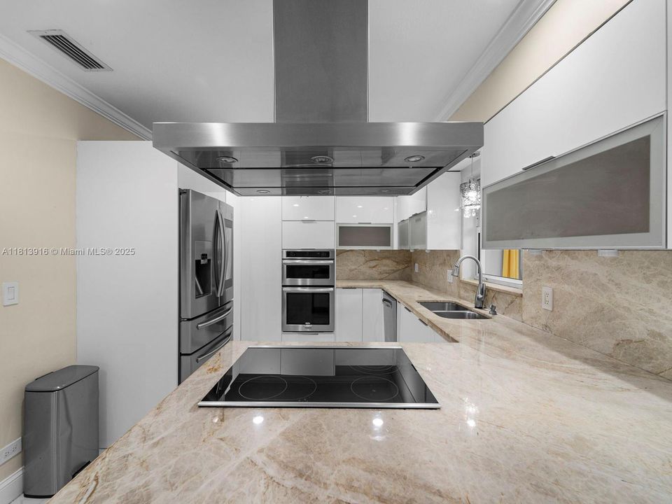 Vendido Recientemente: $795,000 (4 camas, 4 baños, 2183 Pies cuadrados)