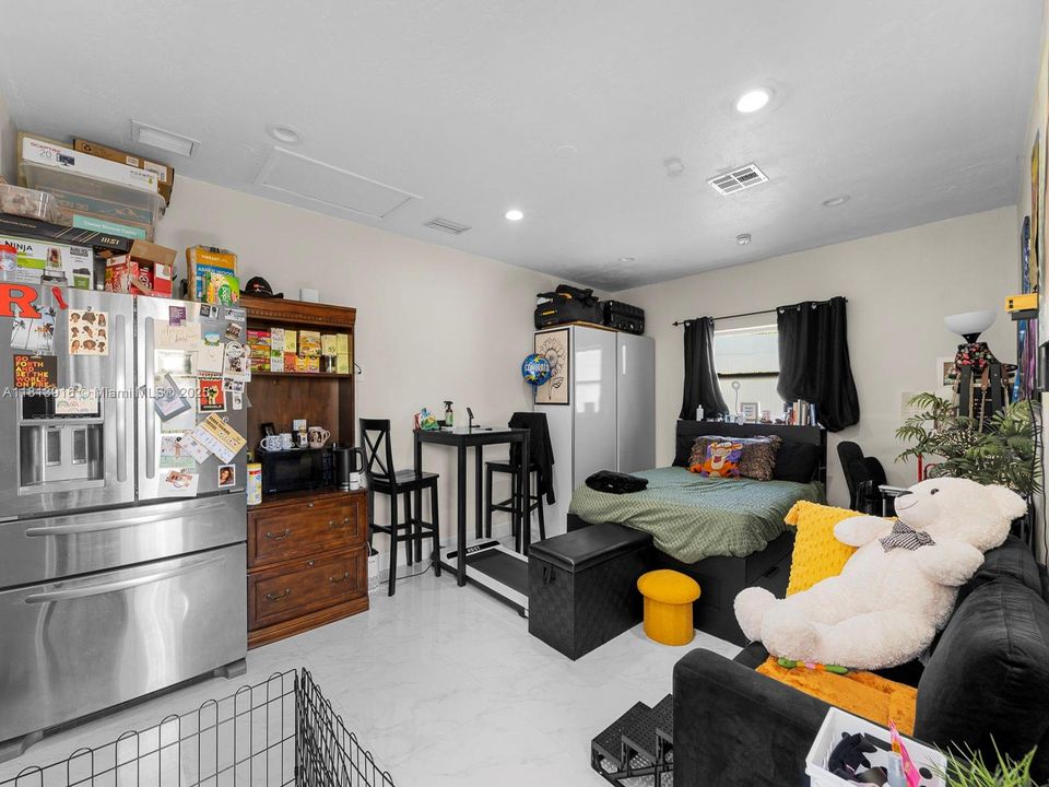 Vendido Recientemente: $795,000 (4 camas, 4 baños, 2183 Pies cuadrados)