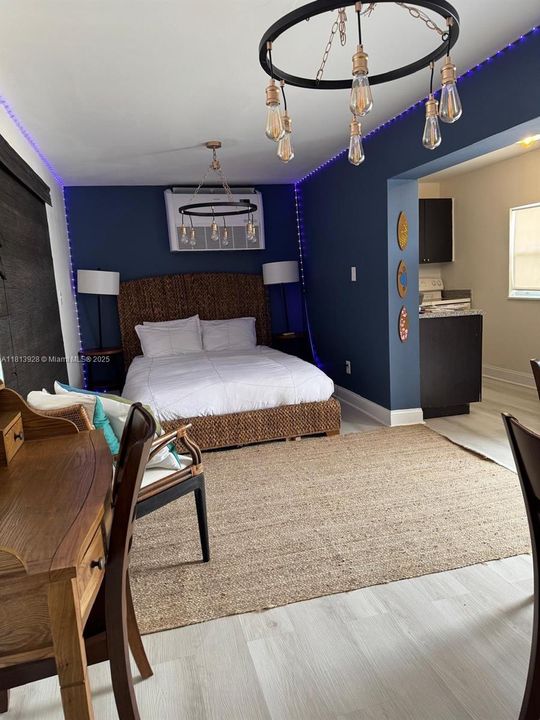 Recently Rented: $2,000 (1 beds, 1 baths, 2074 Square Feet)