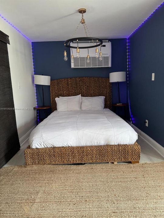 Recently Rented: $2,000 (1 beds, 1 baths, 2074 Square Feet)