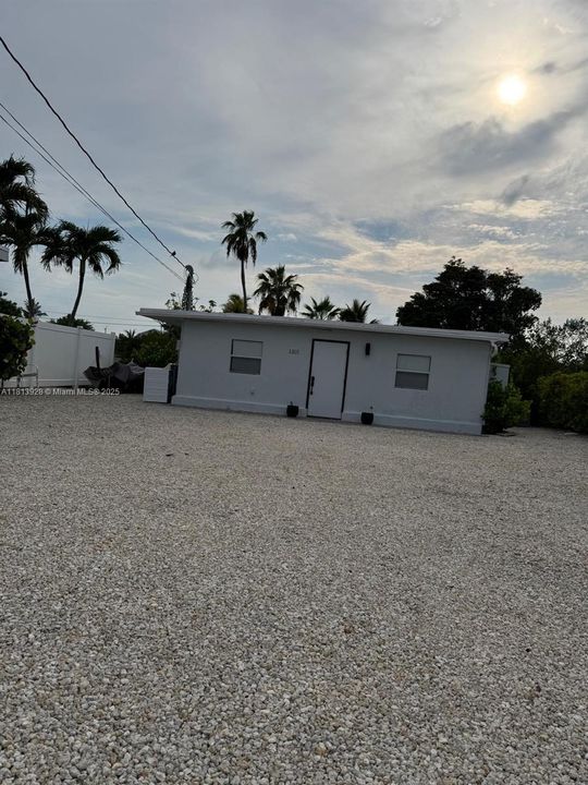 Recently Rented: $2,000 (1 beds, 1 baths, 2074 Square Feet)