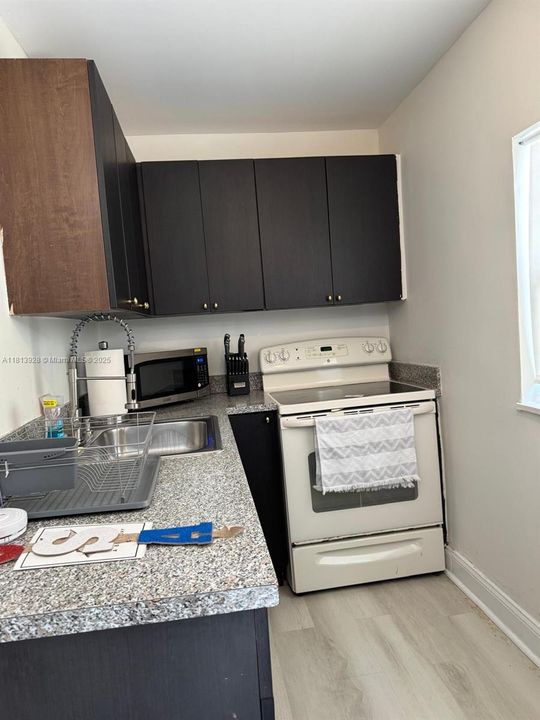 Recently Rented: $2,000 (1 beds, 1 baths, 2074 Square Feet)