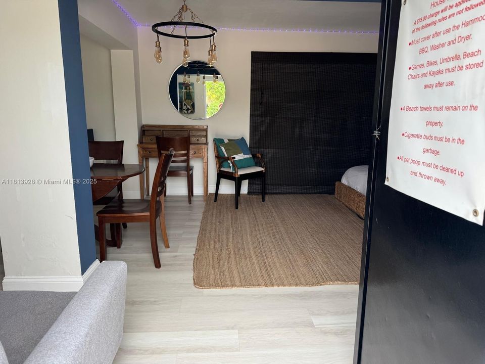 Recently Rented: $2,000 (1 beds, 1 baths, 2074 Square Feet)