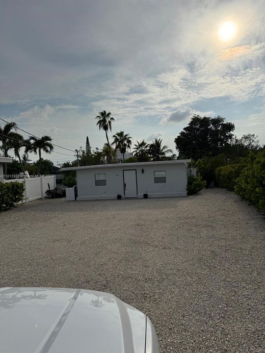 Recently Rented: $2,000 (1 beds, 1 baths, 2074 Square Feet)