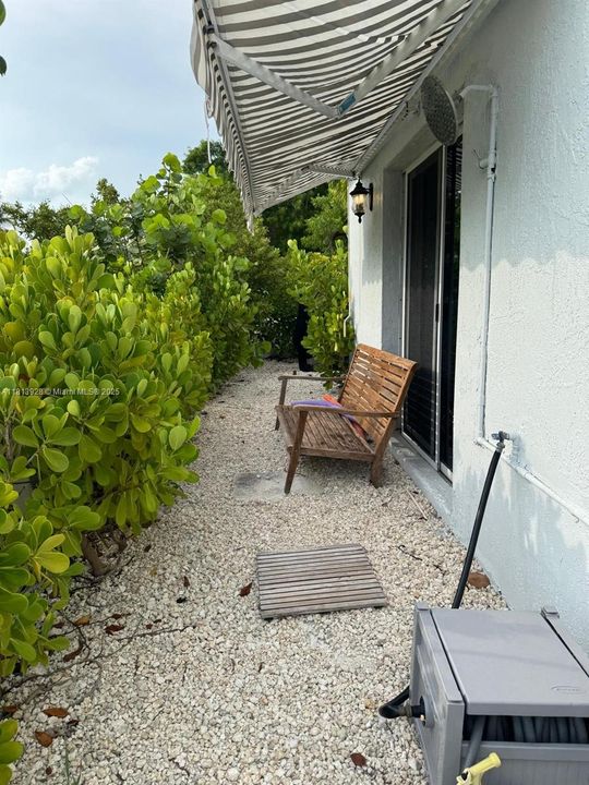 Recently Rented: $2,000 (1 beds, 1 baths, 2074 Square Feet)