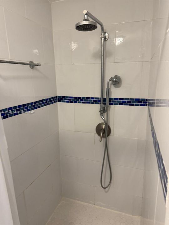 Recently Rented: $2,000 (1 beds, 1 baths, 2074 Square Feet)