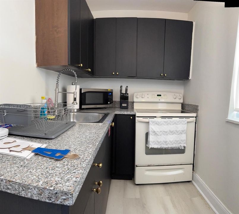 Recently Rented: $2,000 (1 beds, 1 baths, 2074 Square Feet)