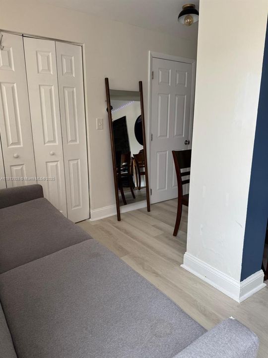 Recently Rented: $2,000 (1 beds, 1 baths, 2074 Square Feet)