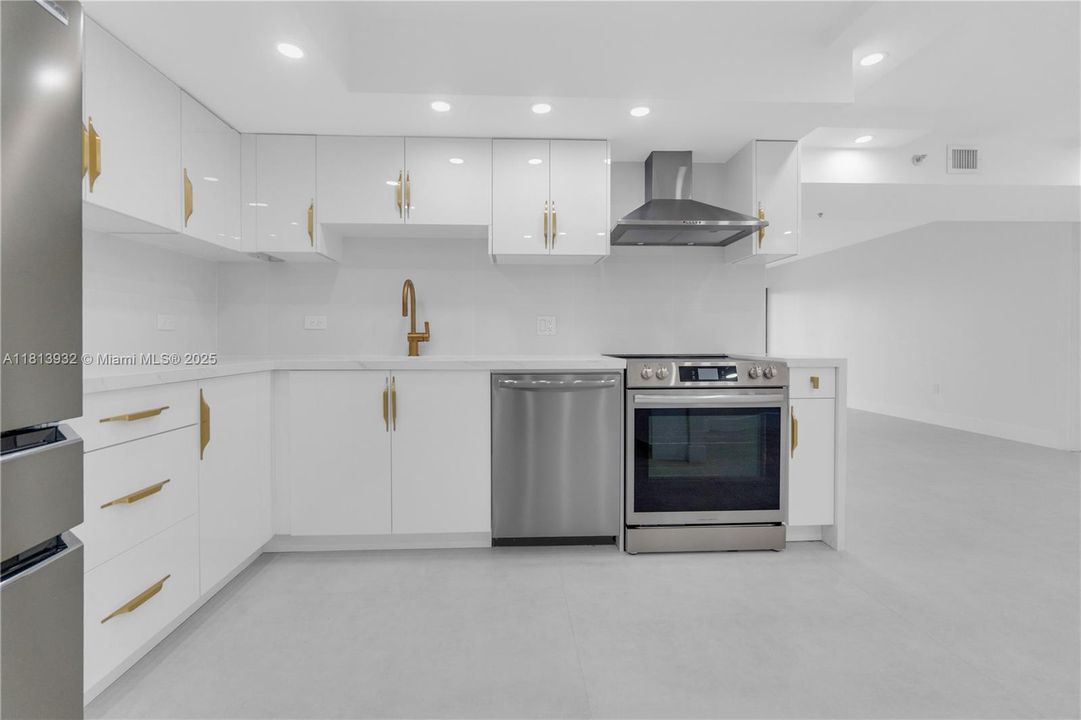 For Sale: $589,000 (2 beds, 2 baths, 1190 Square Feet)