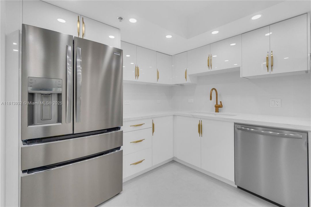 For Sale: $589,000 (2 beds, 2 baths, 1190 Square Feet)