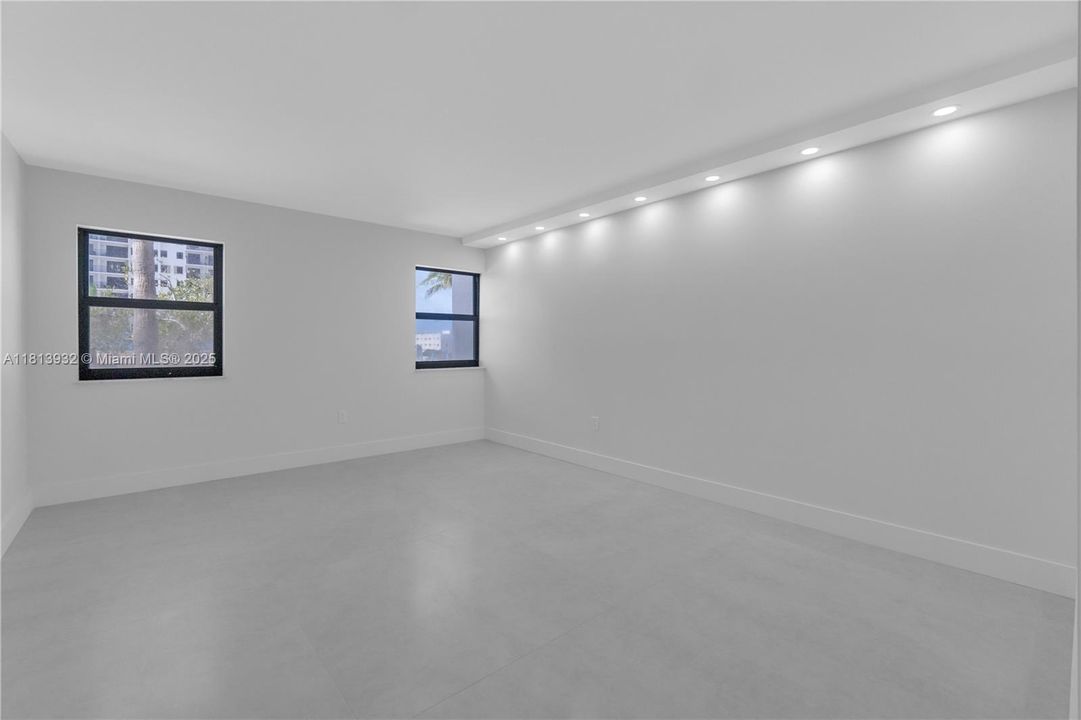 For Sale: $589,000 (2 beds, 2 baths, 1190 Square Feet)