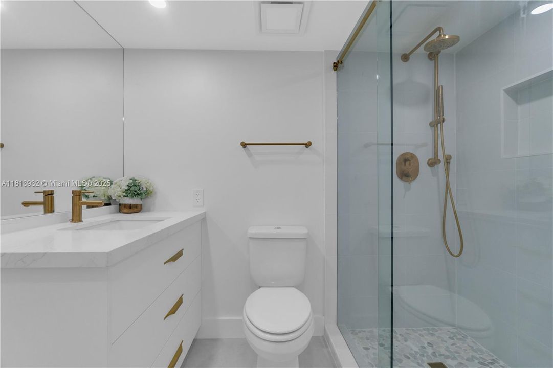 For Sale: $589,000 (2 beds, 2 baths, 1190 Square Feet)