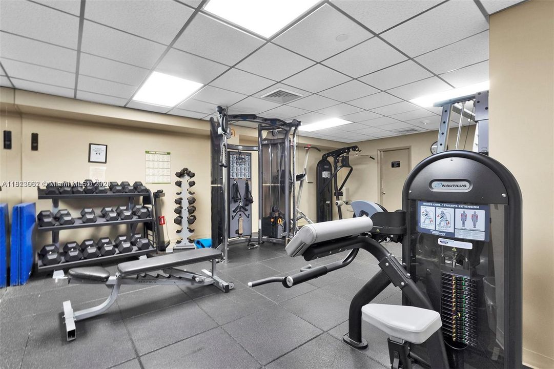 For Sale: $589,000 (2 beds, 2 baths, 1190 Square Feet)