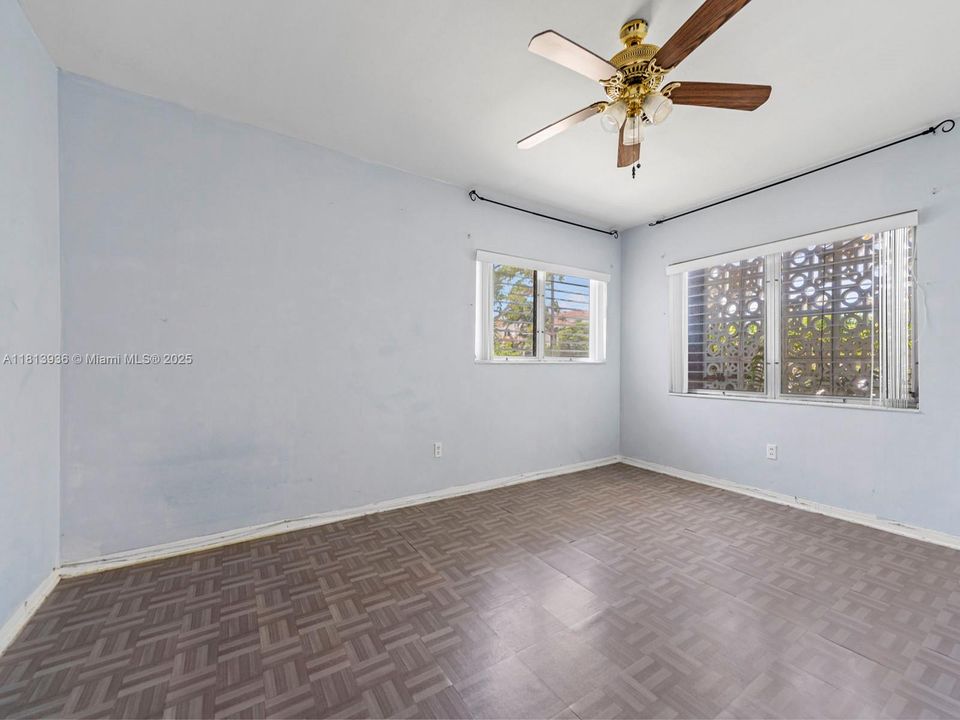 Active With Contract: $1,350,000 (3 beds, 2 baths, 1539 Square Feet)