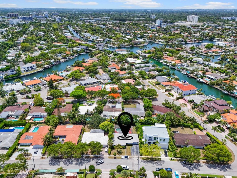 Active With Contract: $1,350,000 (3 beds, 2 baths, 1539 Square Feet)