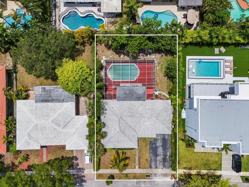 Active With Contract: $1,350,000 (3 beds, 2 baths, 1539 Square Feet)