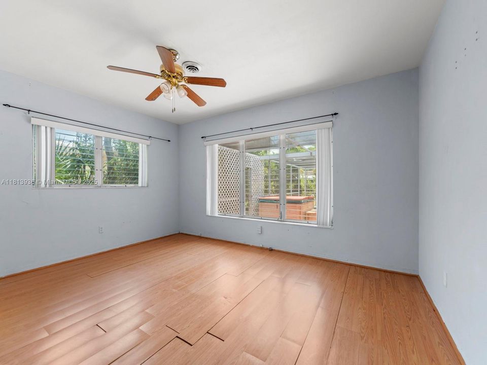 Active With Contract: $1,350,000 (3 beds, 2 baths, 1539 Square Feet)