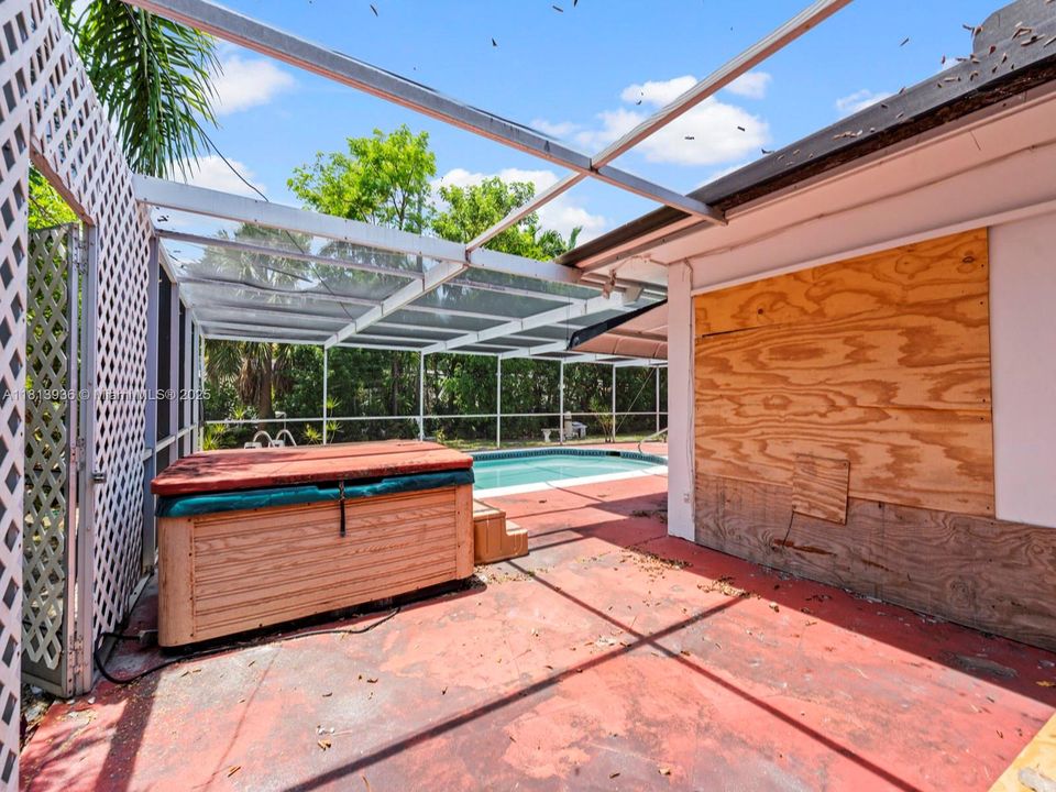 Active With Contract: $1,350,000 (3 beds, 2 baths, 1539 Square Feet)