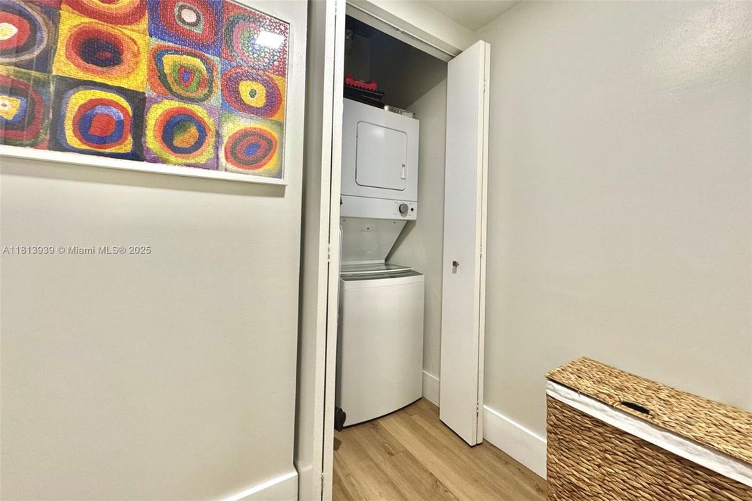 最近售出: $410,000 (1 贝兹, 1 浴室, 795 平方英尺)