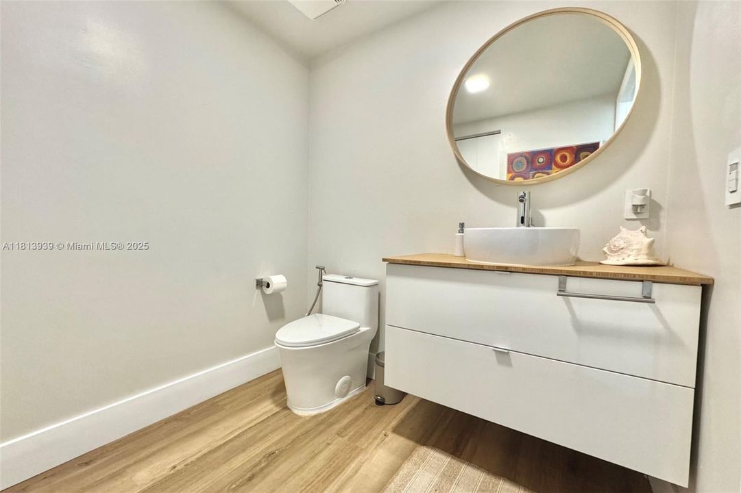 最近售出: $410,000 (1 贝兹, 1 浴室, 795 平方英尺)