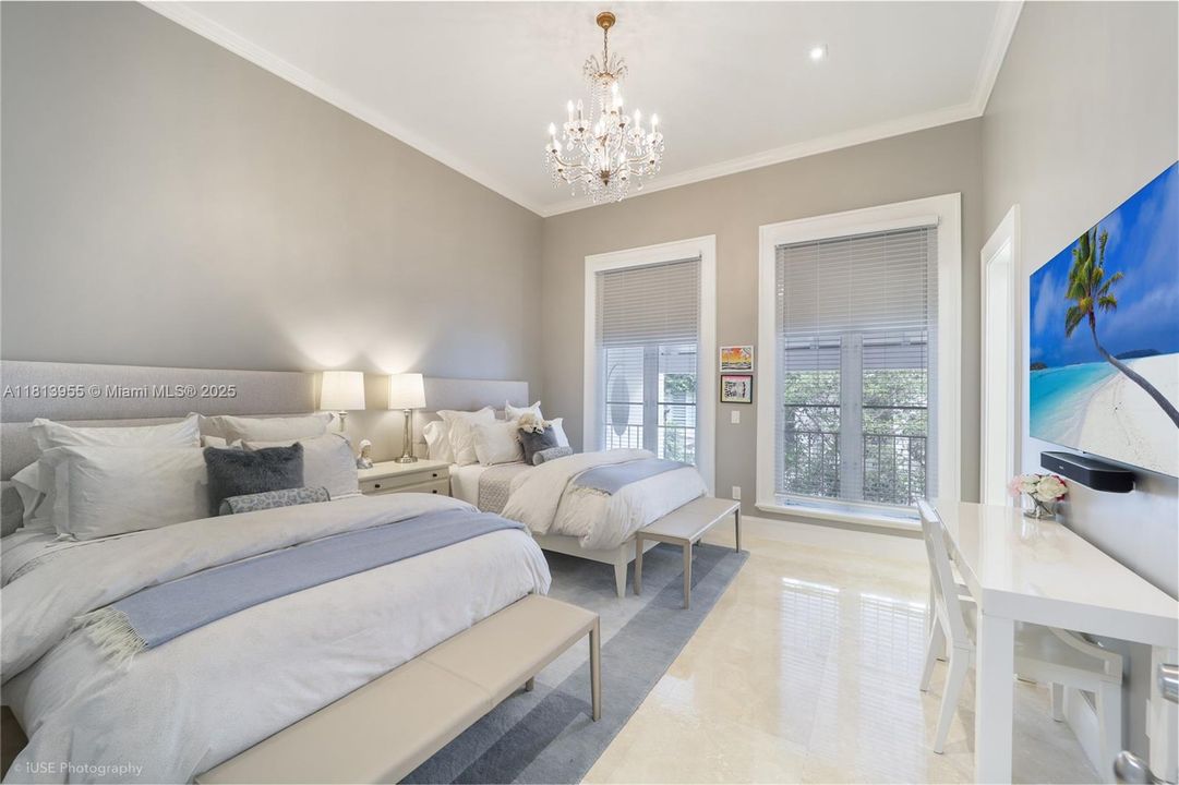 For Sale: $3,950,000 (4 beds, 4 baths, 3485 Square Feet)