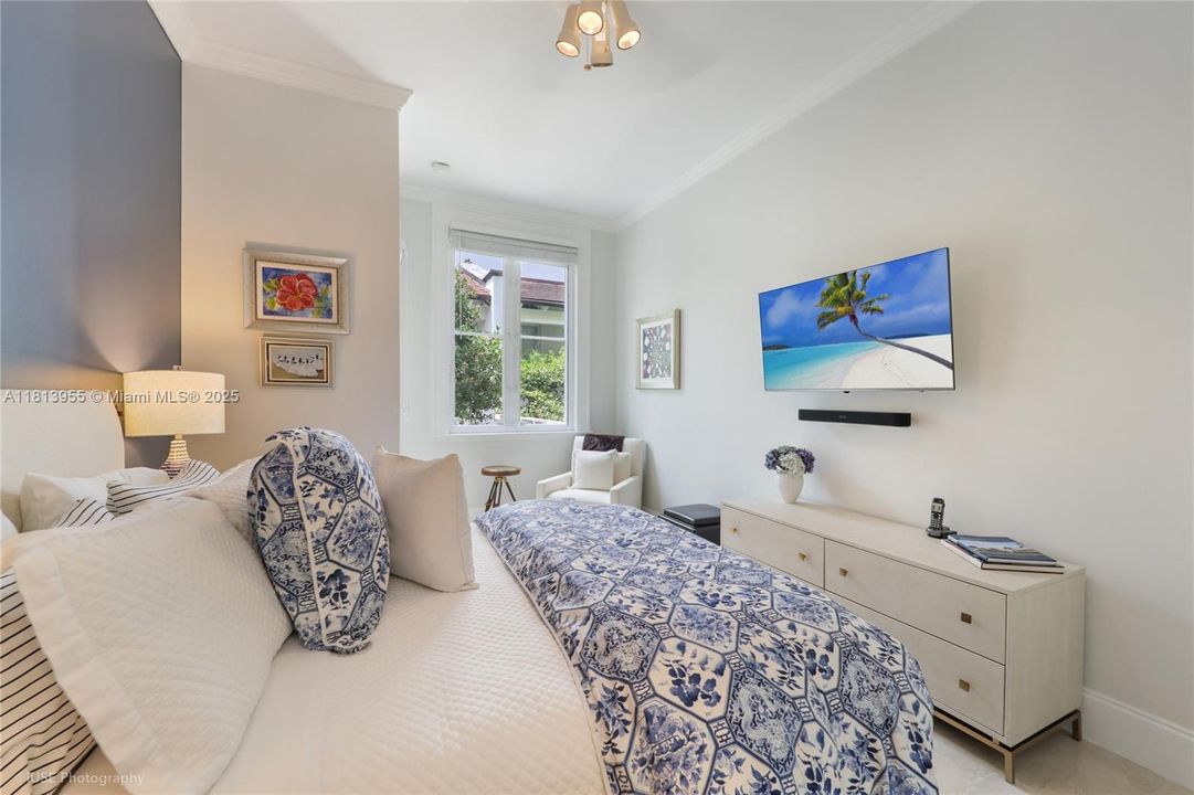 For Sale: $3,950,000 (4 beds, 4 baths, 3485 Square Feet)