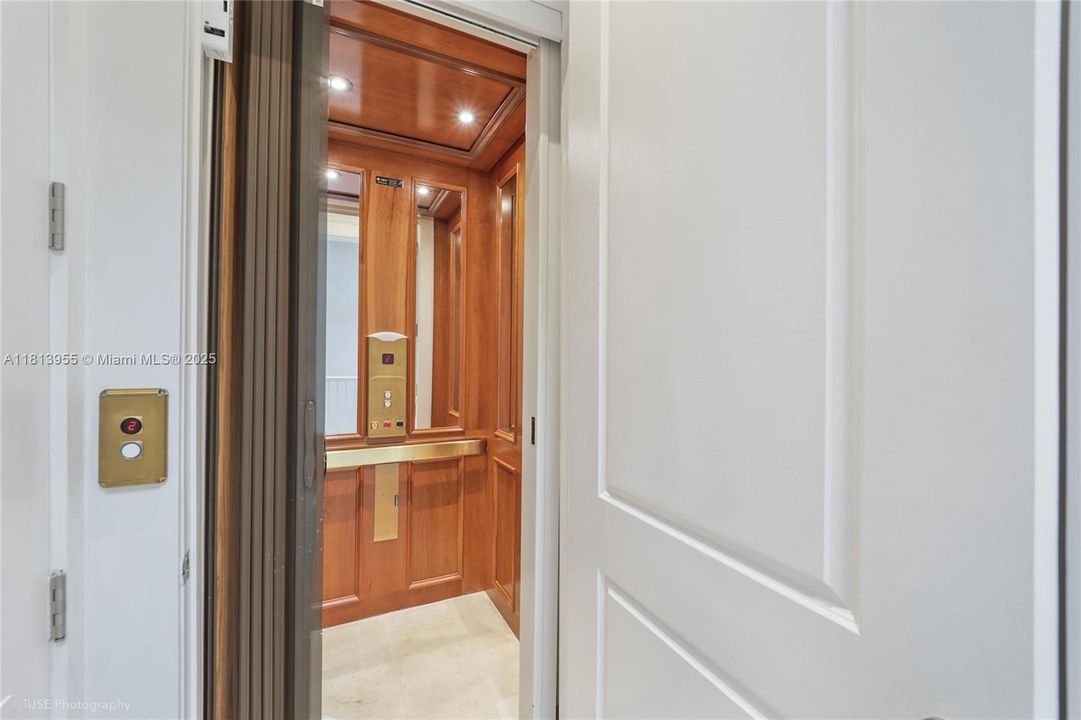 For Sale: $3,950,000 (4 beds, 4 baths, 3485 Square Feet)