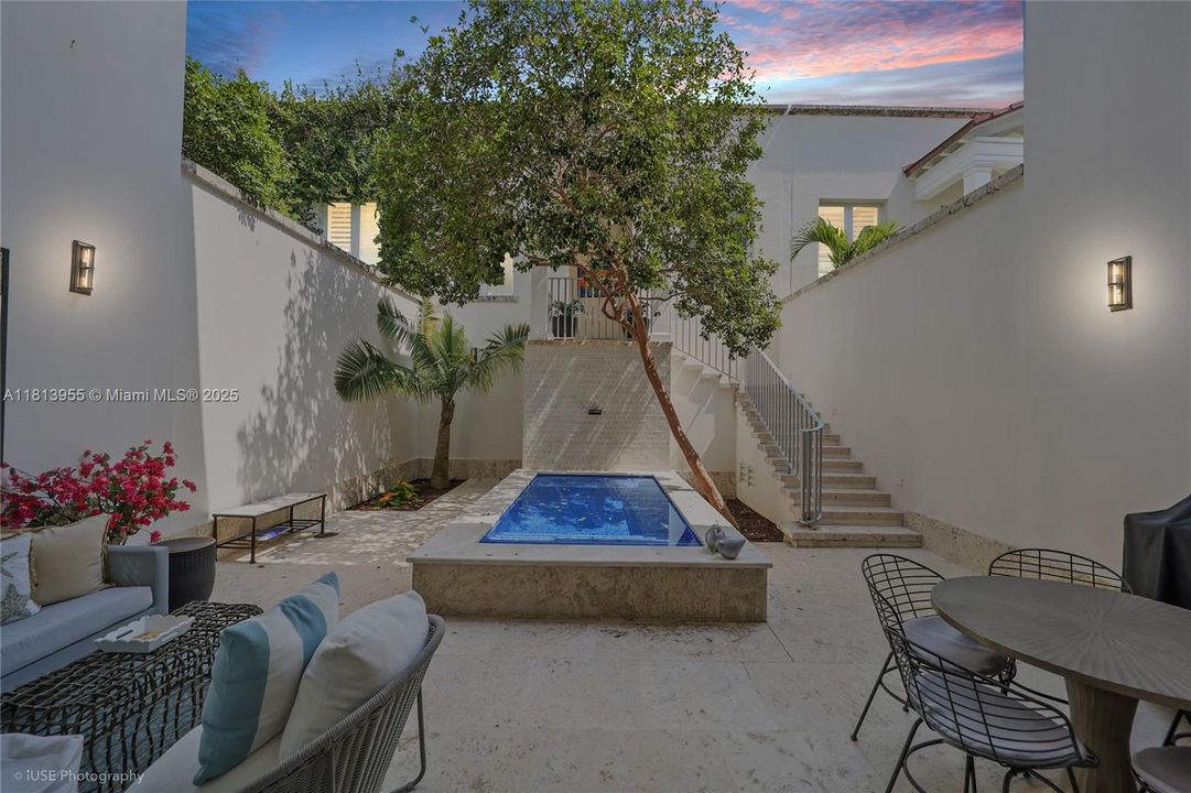 For Sale: $3,950,000 (4 beds, 4 baths, 3485 Square Feet)