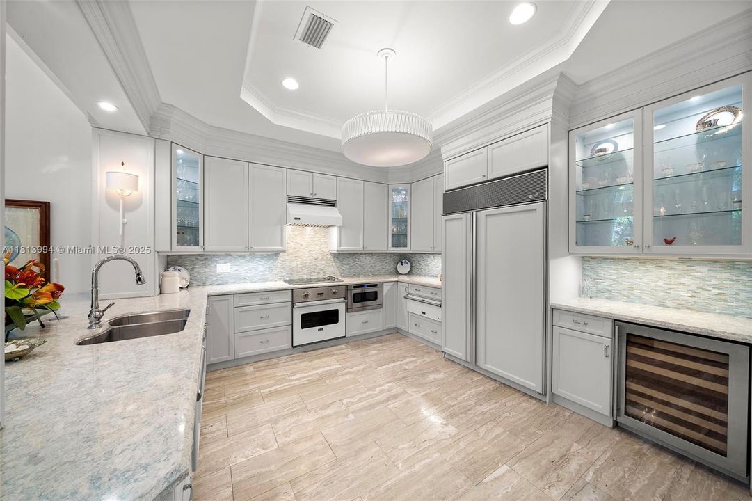 Недавно продано: $2,250,000 (4 спален, 4 ванн, 3932 Квадратных фут)