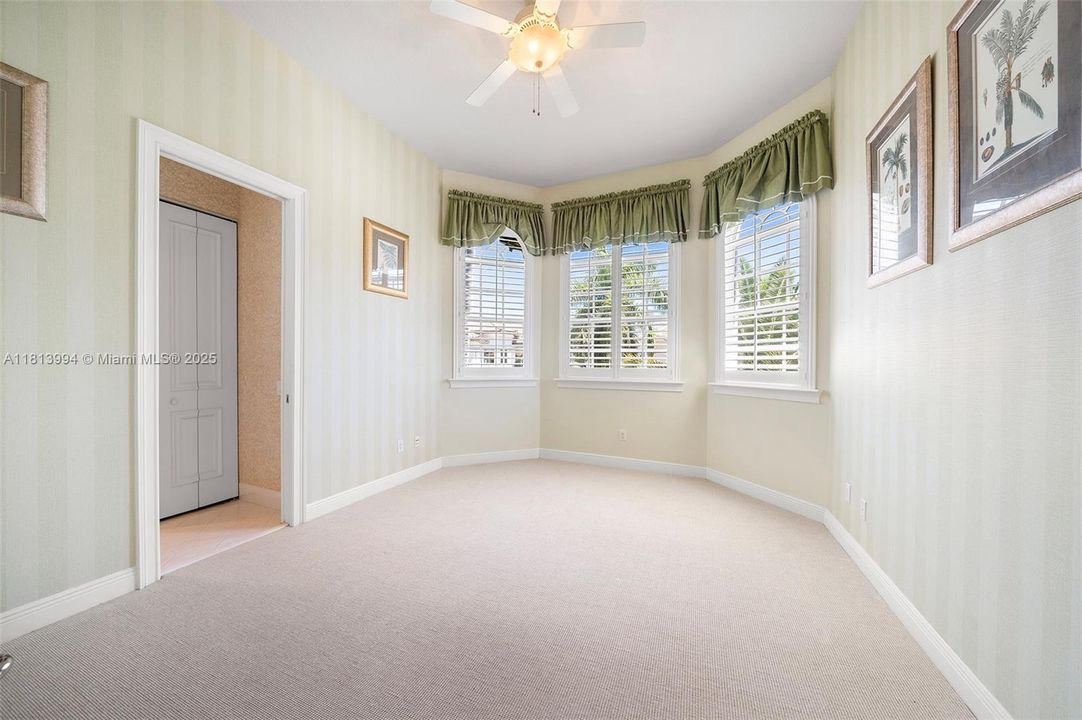 Недавно продано: $2,250,000 (4 спален, 4 ванн, 3932 Квадратных фут)