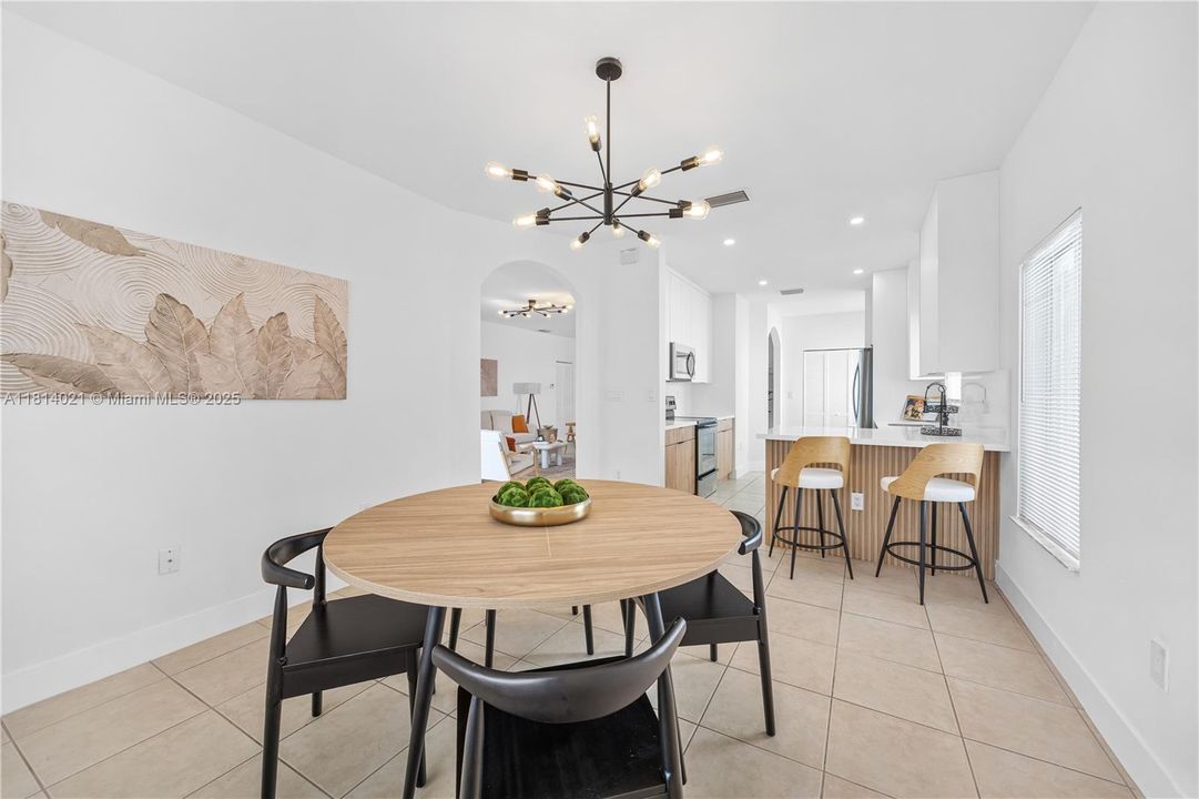 Vendido Recientemente: $550,000 (3 camas, 2 baños, 1538 Pies cuadrados)