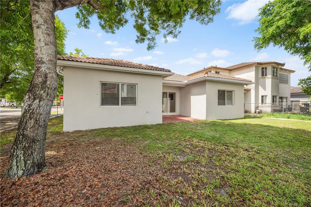 Vendido Recientemente: $550,000 (3 camas, 2 baños, 1538 Pies cuadrados)