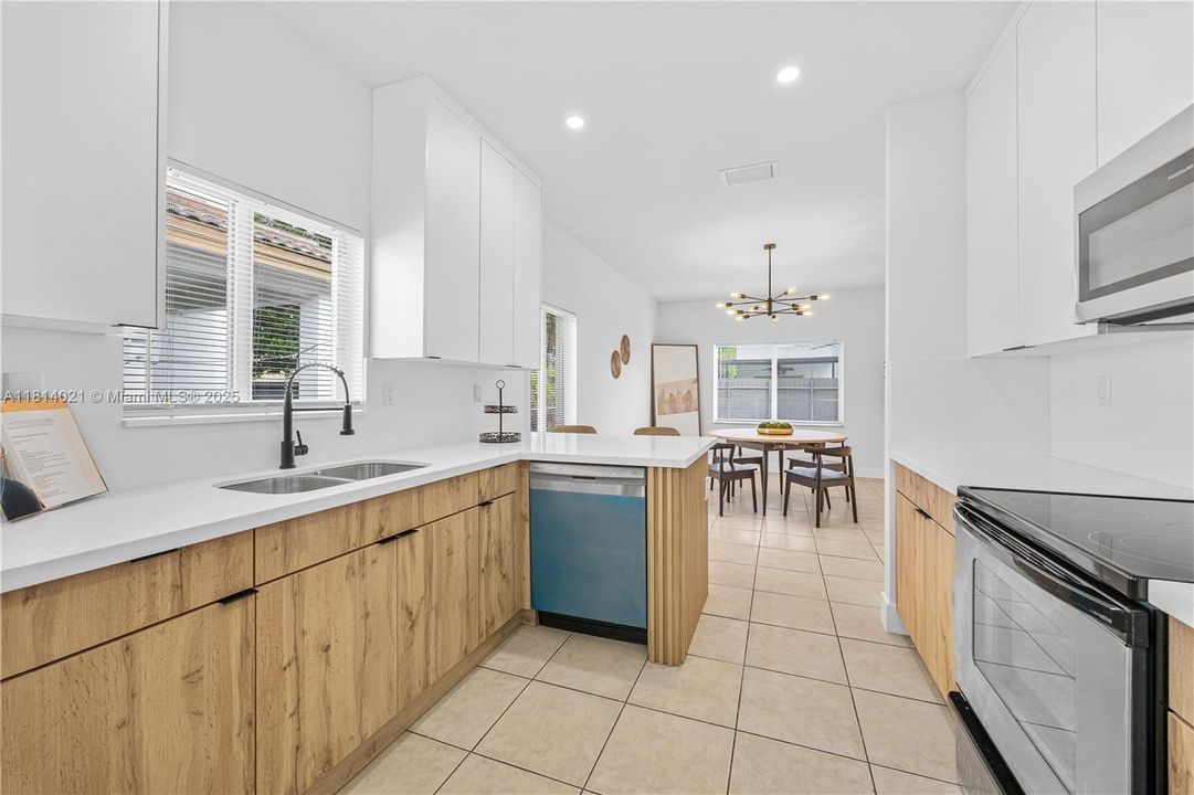 Vendido Recientemente: $550,000 (3 camas, 2 baños, 1538 Pies cuadrados)