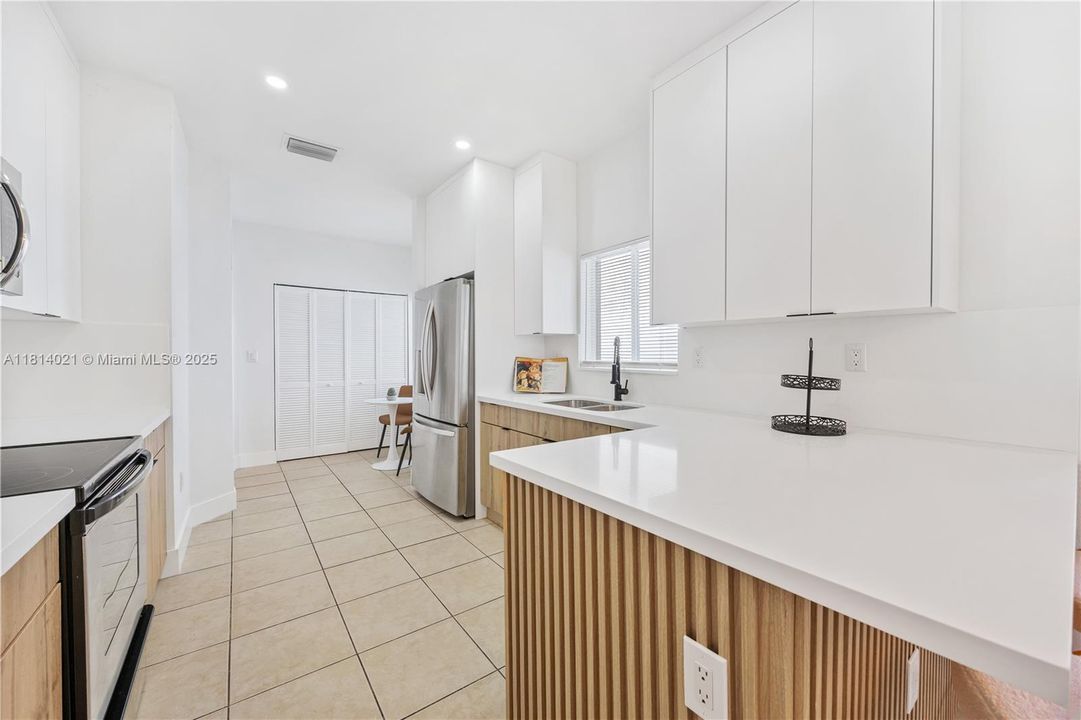 Vendido Recientemente: $550,000 (3 camas, 2 baños, 1538 Pies cuadrados)