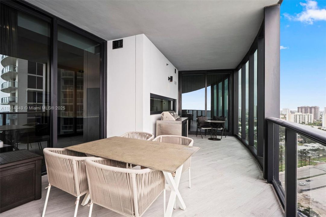 待售: $5,999,000 (4 贝兹, 4 浴室, 4154 平方英尺)