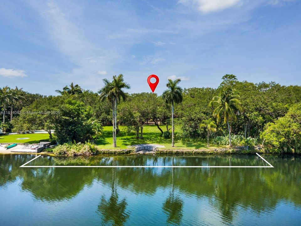 En Venta: $19,999,000 (2.08 acres)