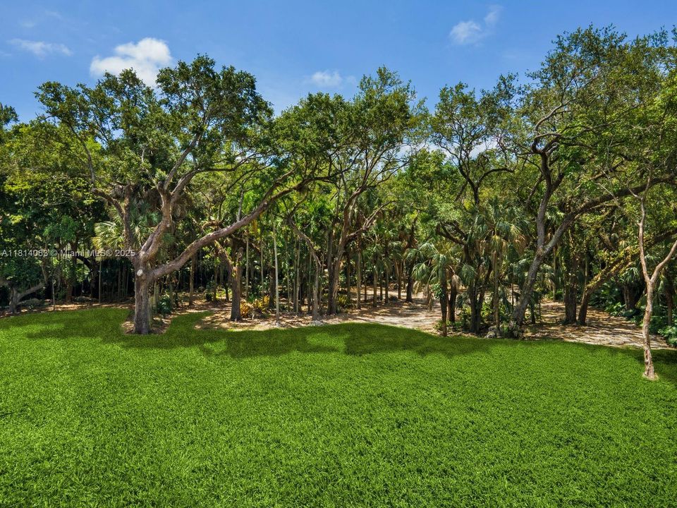 En Venta: $19,999,000 (2.08 acres)