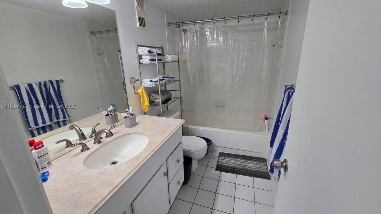 待售: $163,000 (2 贝兹, 2 浴室, 1057 平方英尺)