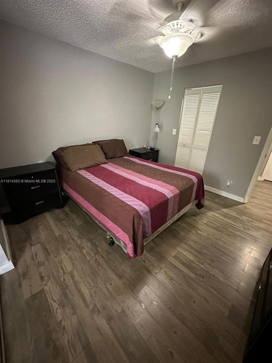 待售: $163,000 (2 贝兹, 2 浴室, 1057 平方英尺)